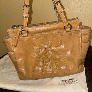 Coach Gallery Tote (Style No. F13761)